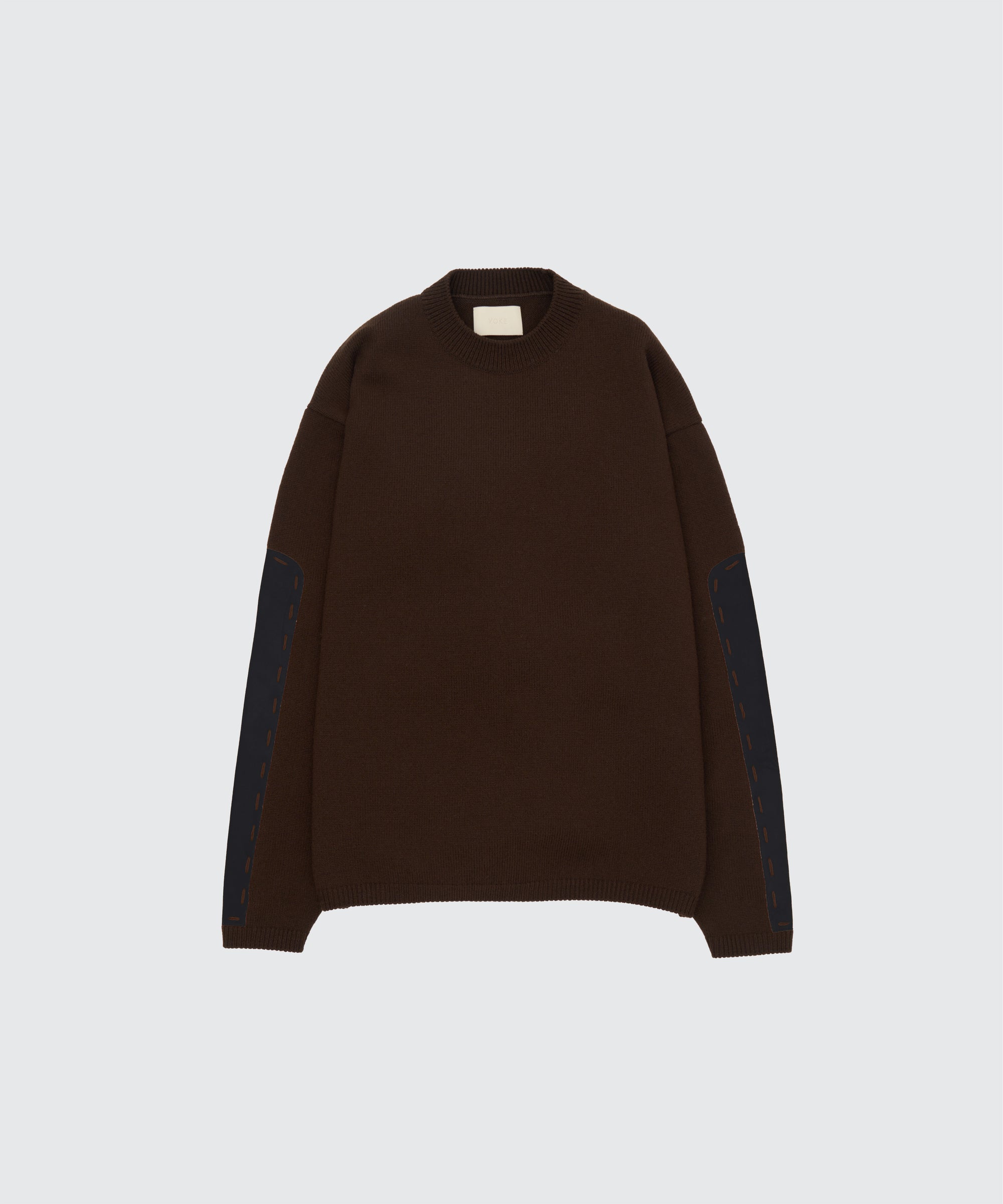 YOKE(ヨーク) スエードエルボーパッチクルーネックセーター ブラウン