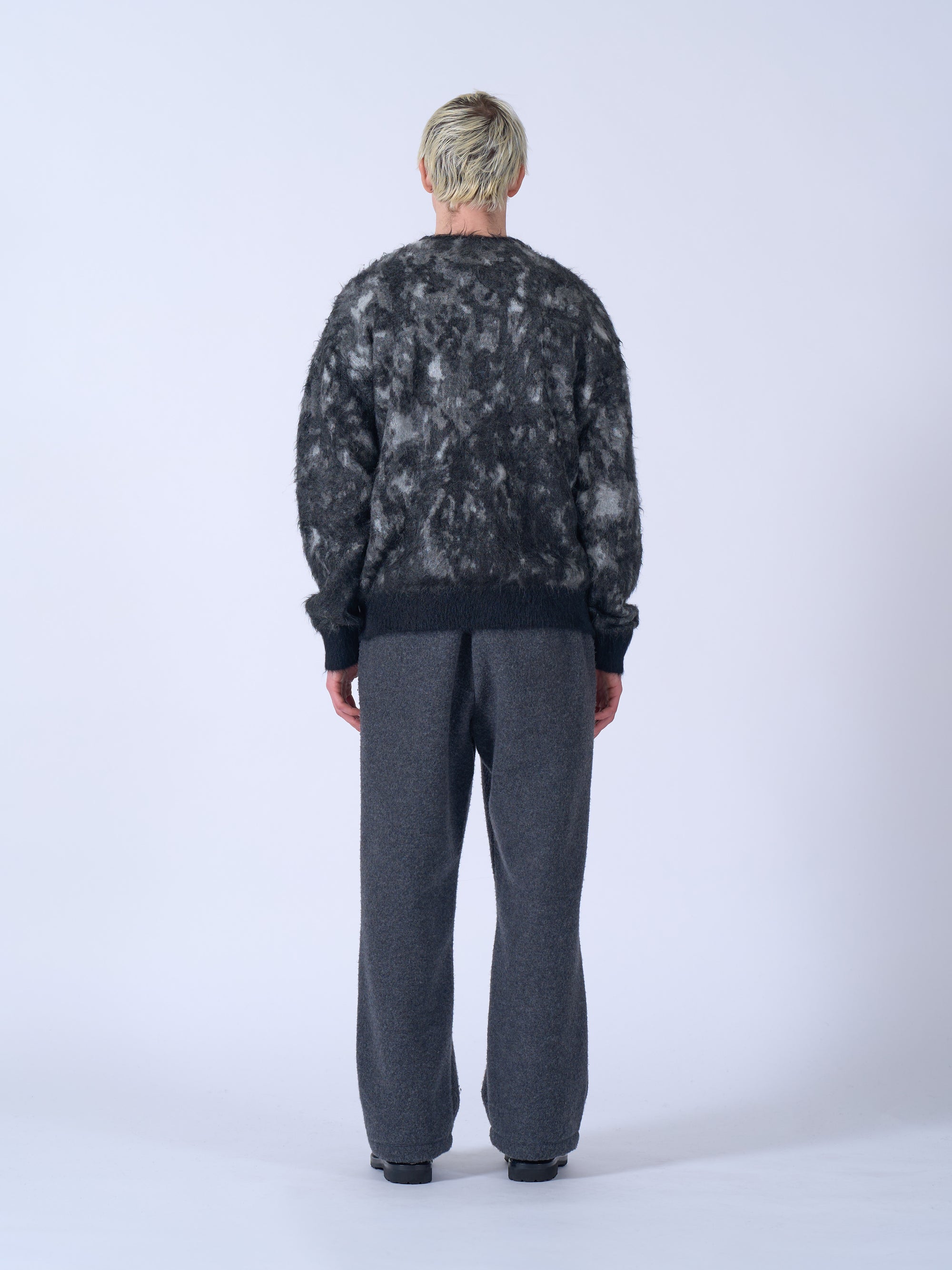 YOKE(ヨーク) ジャガードモヘアカーディガン ウォータードロップ 後ろから見た着用イメージ