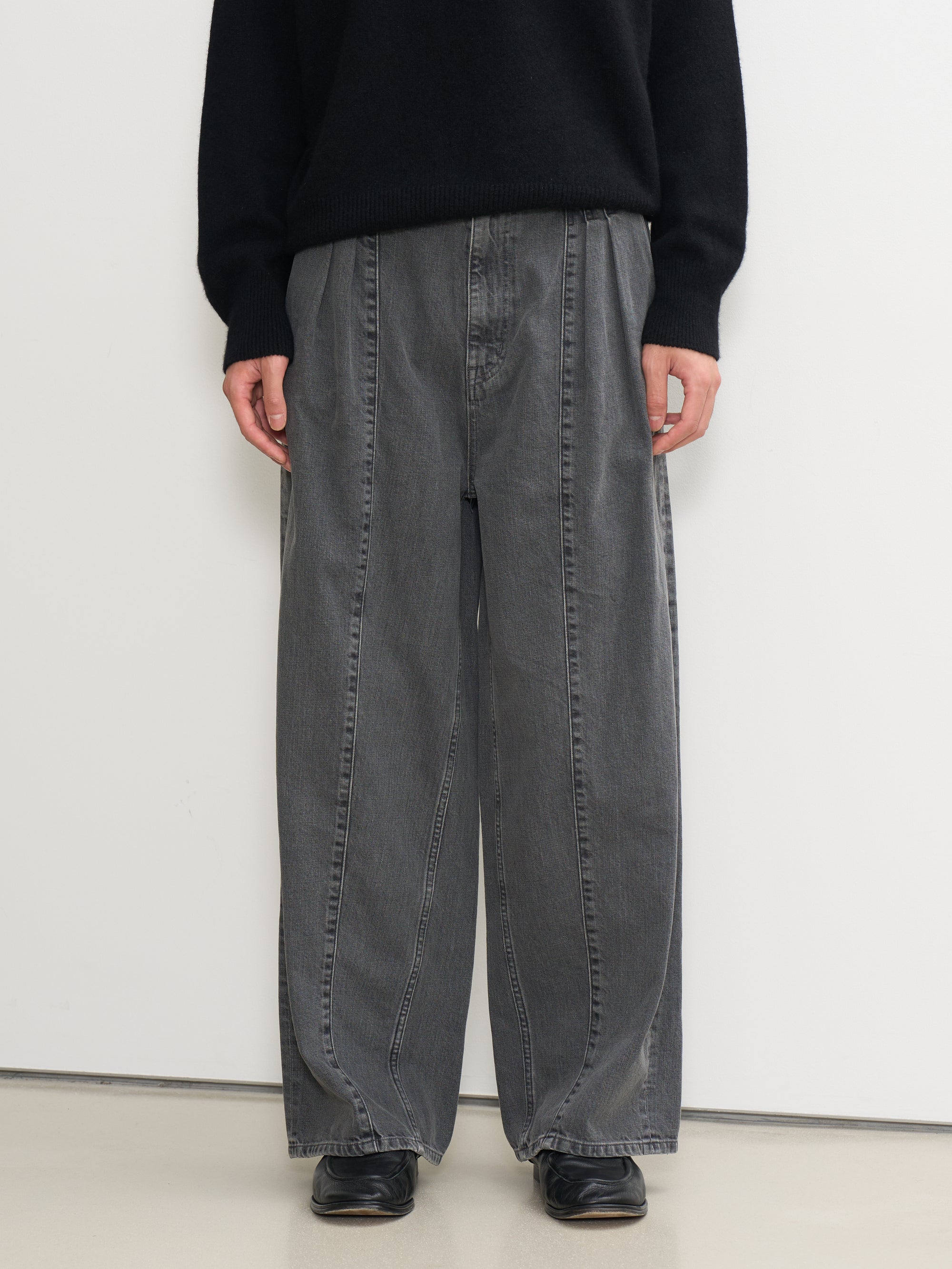Vintaged Wash Denim 3Pleated Wide-Leg Trousers