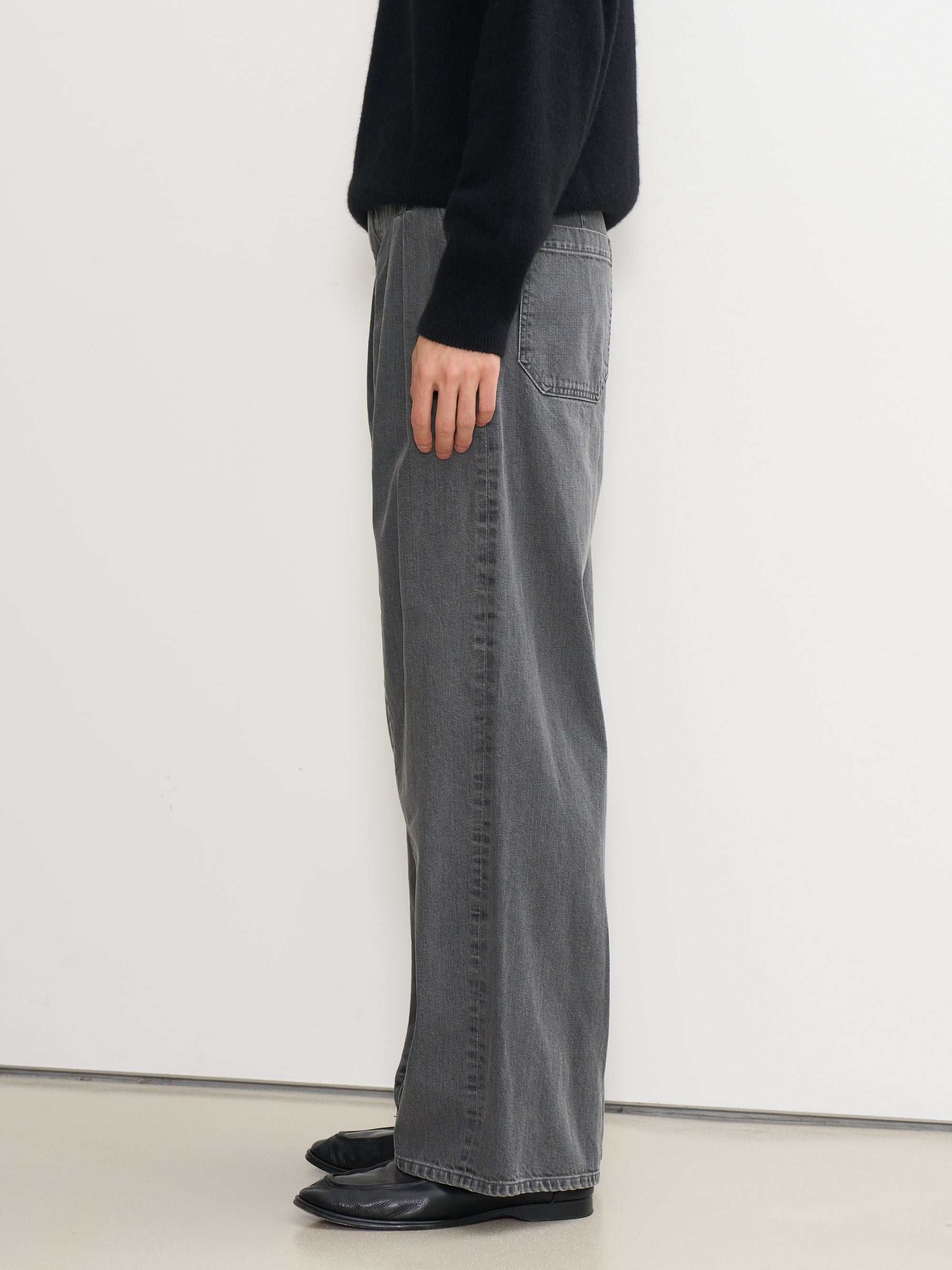 Vintaged Wash Denim 3Pleated Wide-Leg Trousers