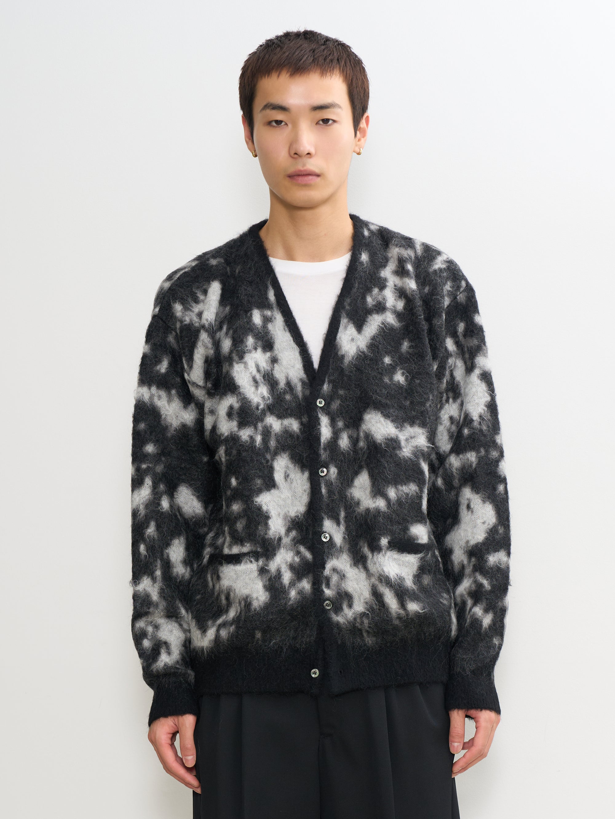 YOKE(ヨーク) ジャガードモヘアカーディガン コモレビ 正面から見た着用イメージ