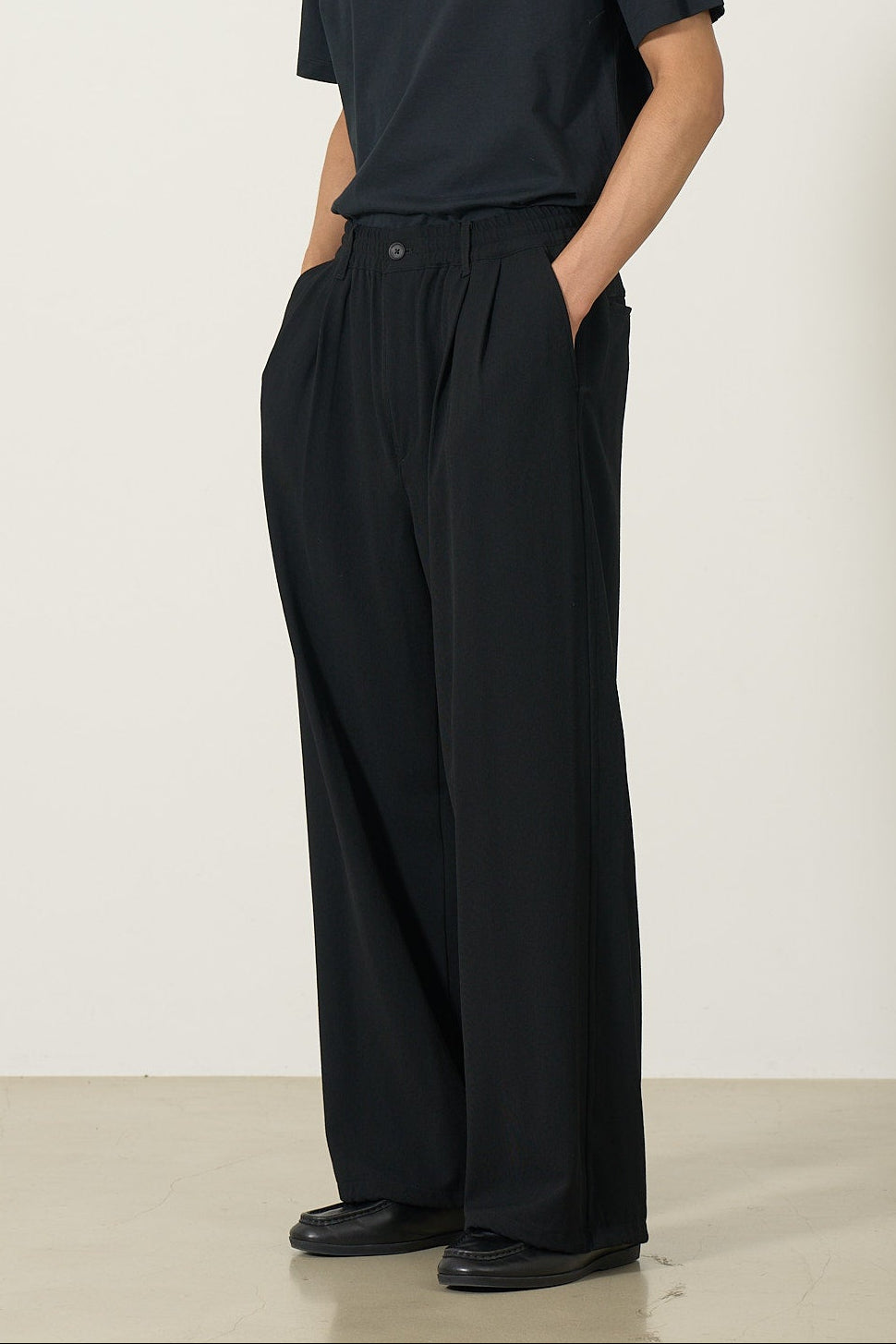 Exclusive Wool Back Satin Kersey 2pleated Easy Wide Trousers