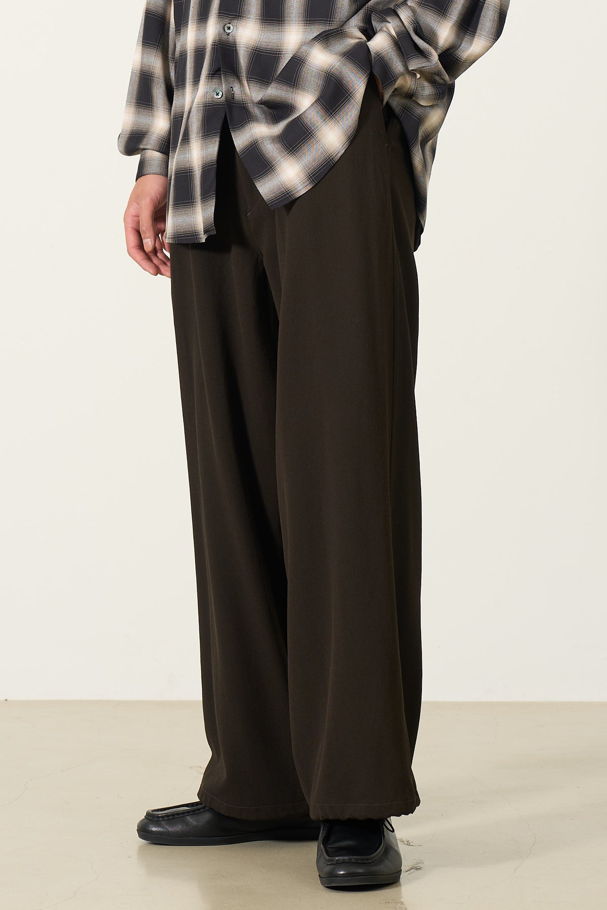Exclusive Wool Back Satin Kersey 2pleated Easy Wide Trousers