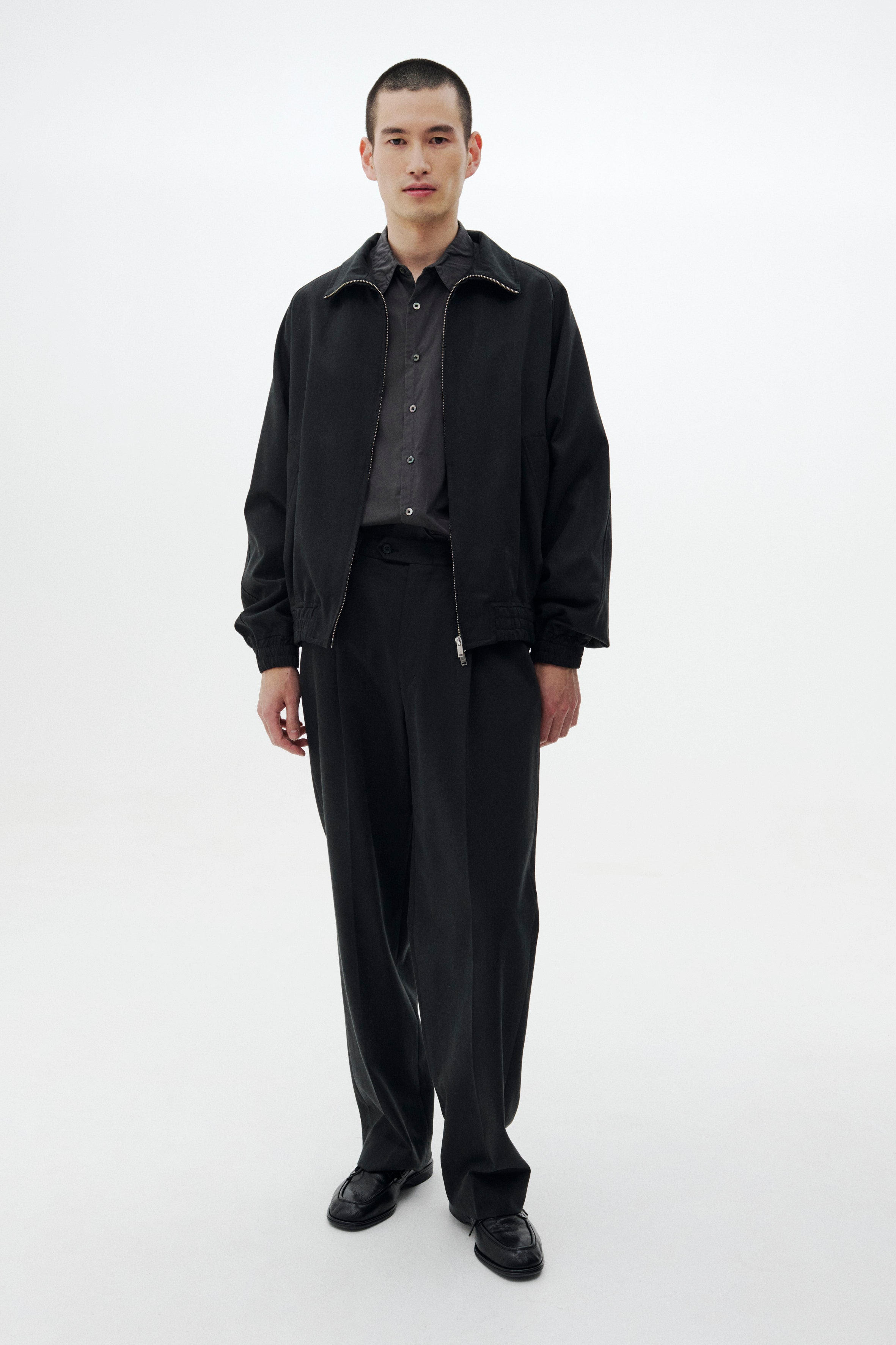 YOKE 2019SS パンツ Wool Saxony Sculptural Wired 1Pleated Trousers | YOKE Official Website
