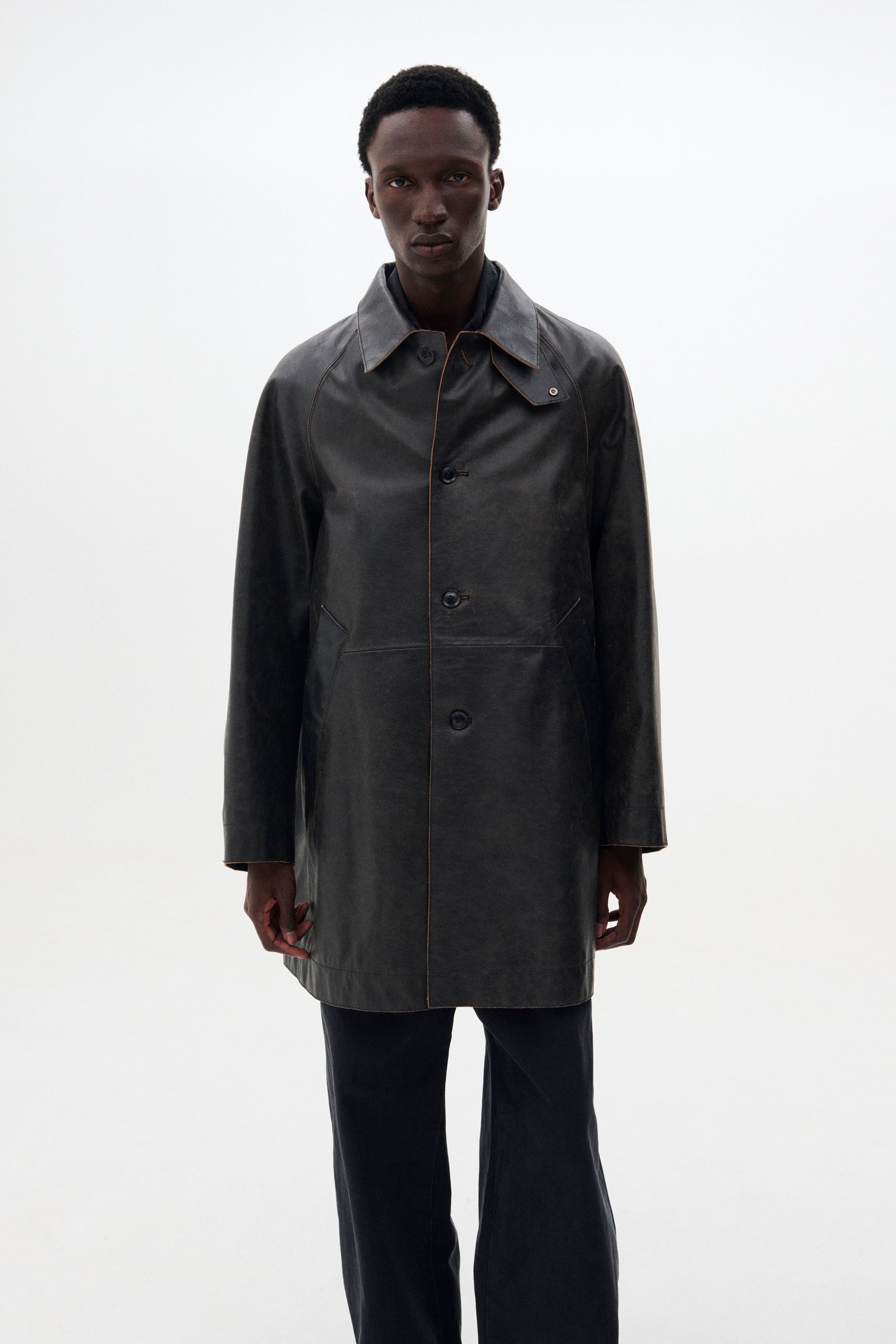 Cracked Leather Cut-off Half Coat | YOKE Official Website