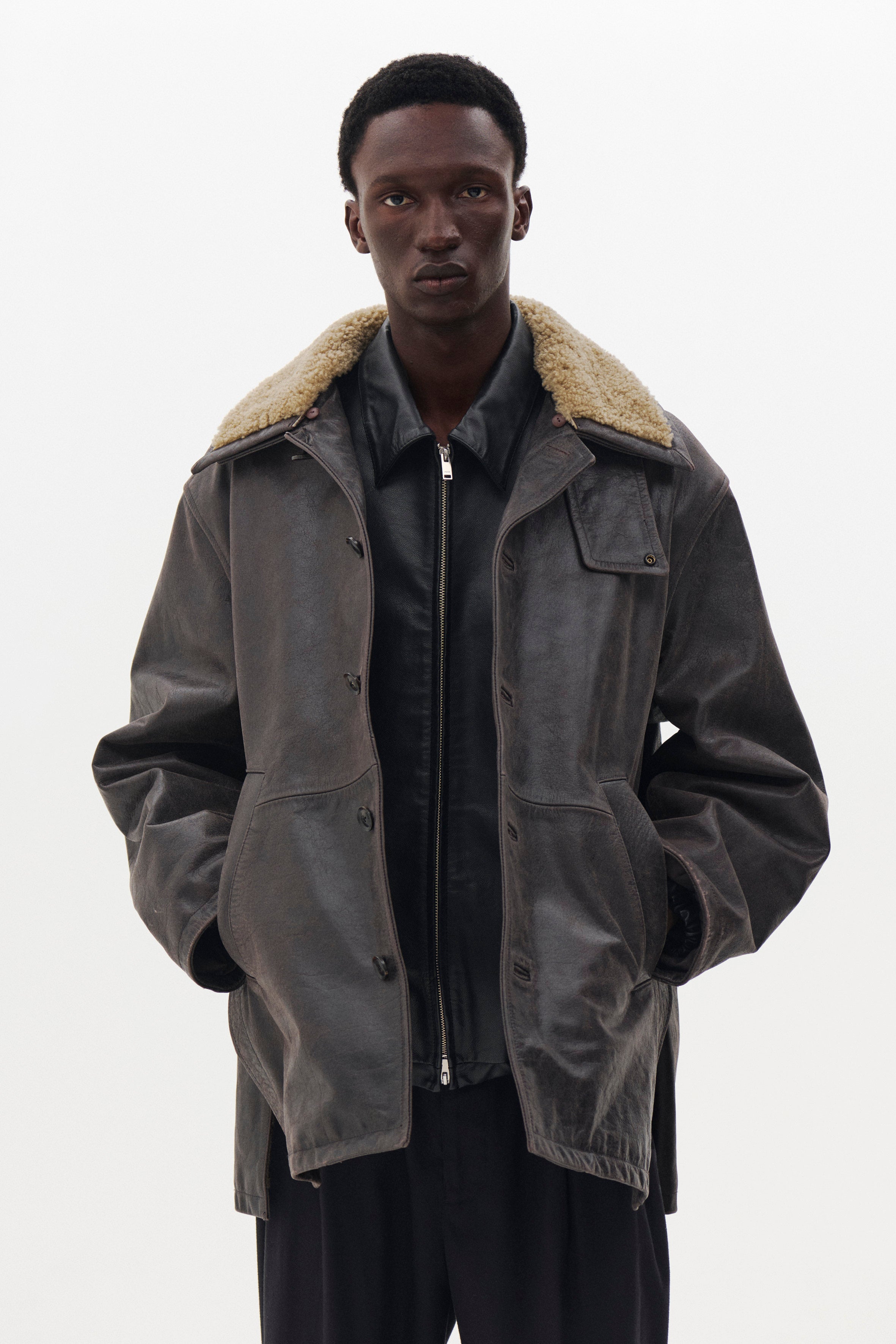 Cracked Leather Cut-off Half Coat | YOKE Official Website