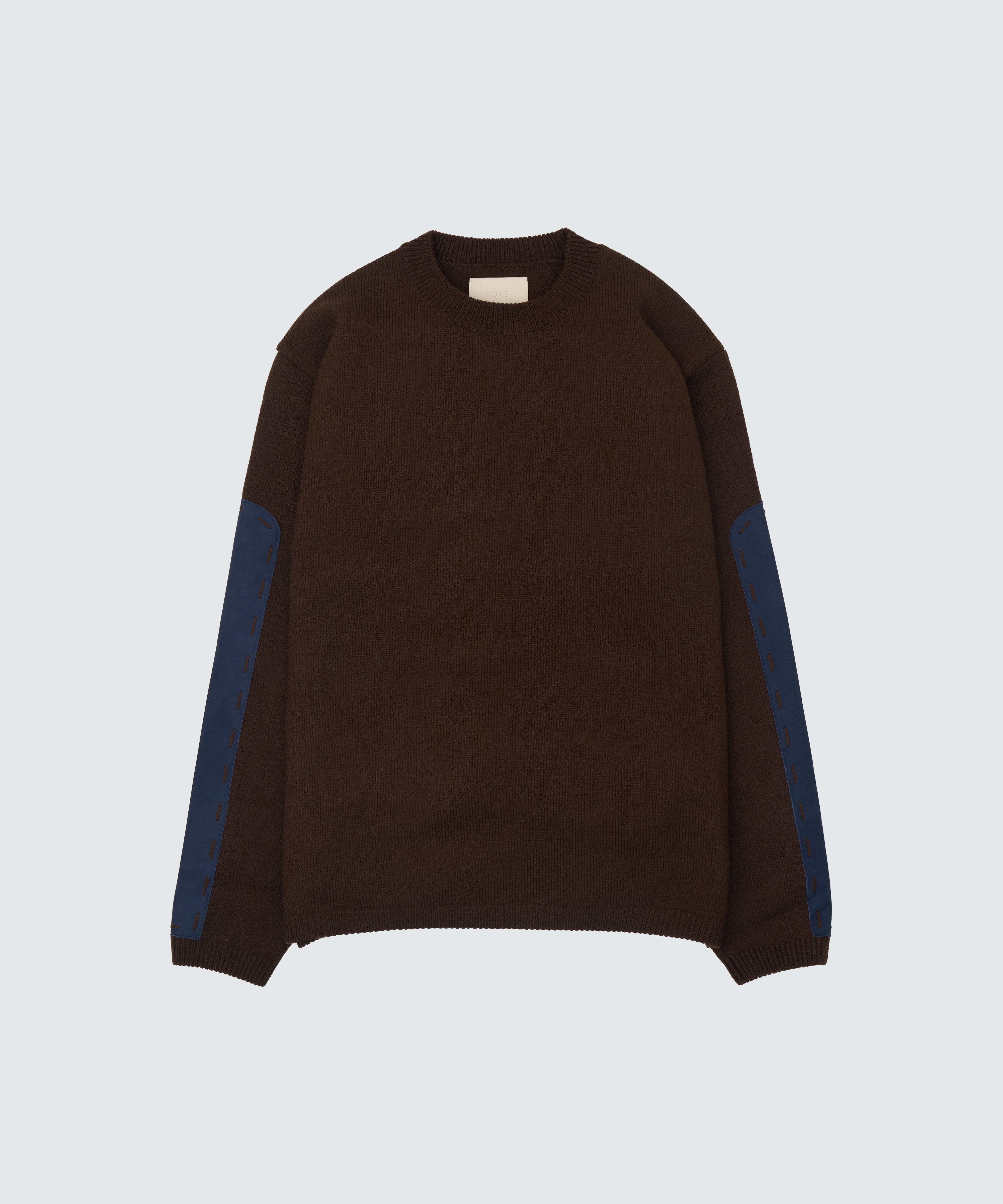 LOEWE ネイビー ウール セーター 肘パッチ付き LOEWE ネイビー ウール セーター 肘パッチ付き