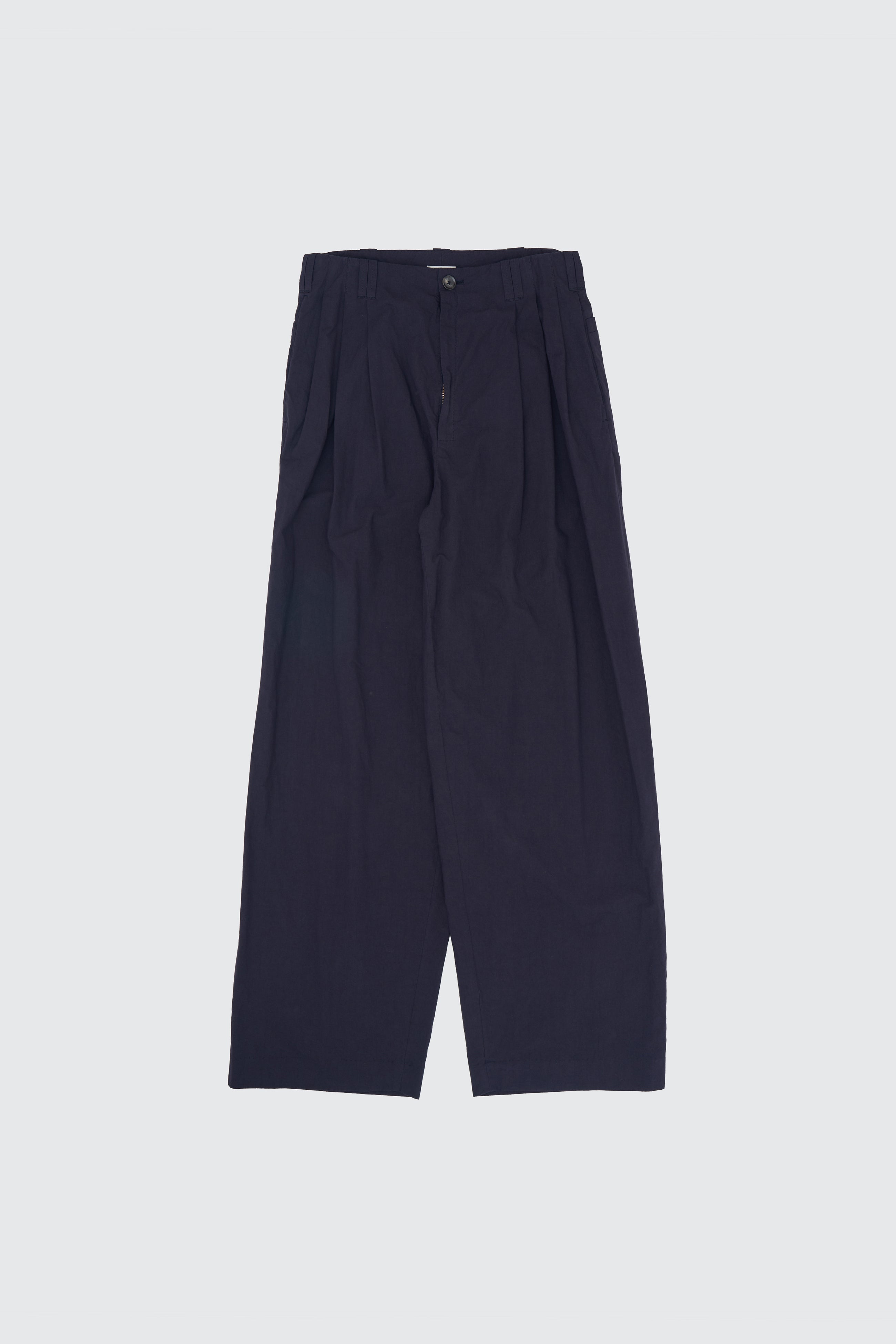Garment-dyed 3pleated Tapered Trousers | YOKE Official Website