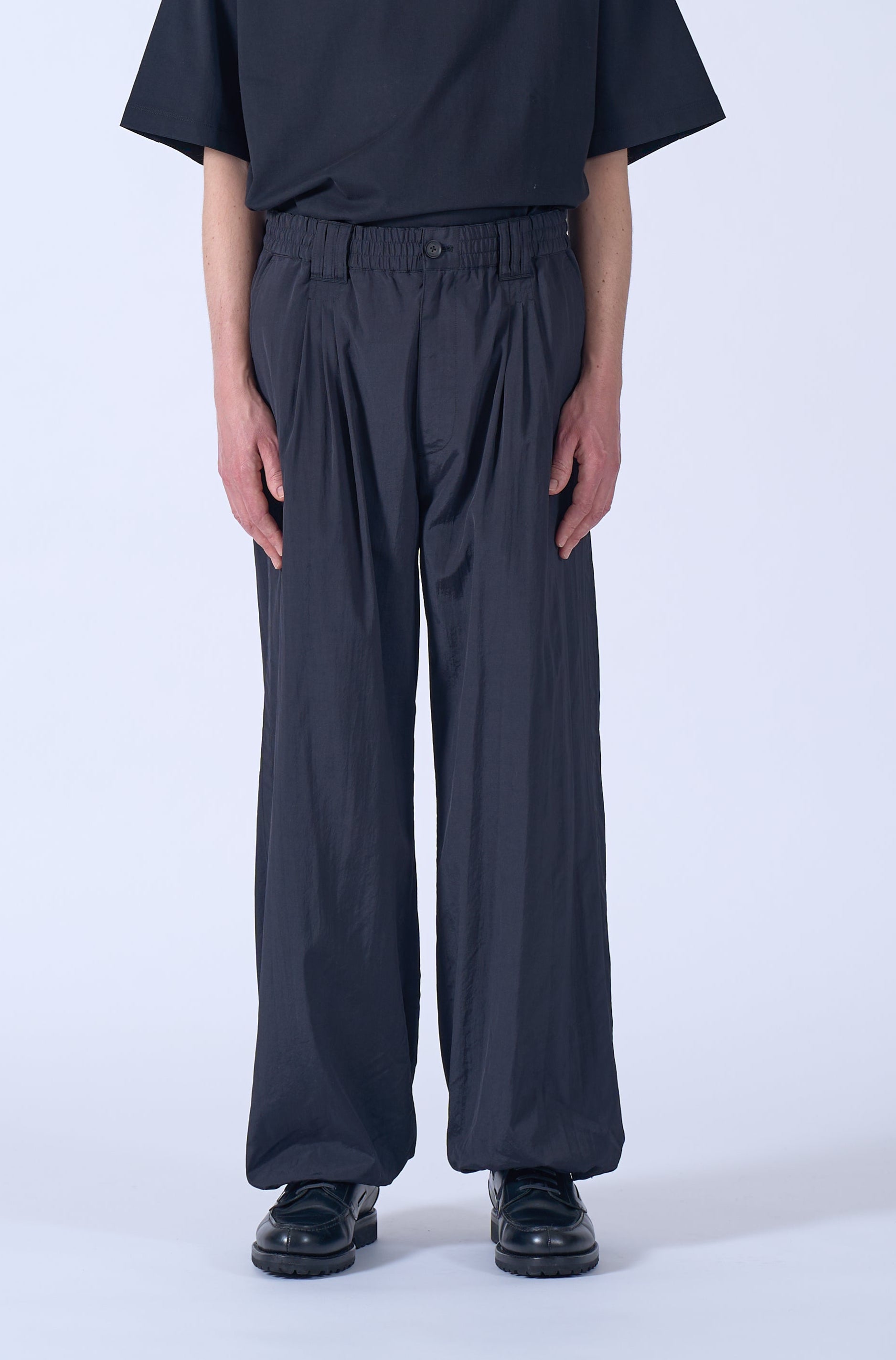 EDIFICE パンツ comoli AURALEE YOKE HERILL Silk Nylon 3Pleated Wide-Leg Easy Pants – YOKE