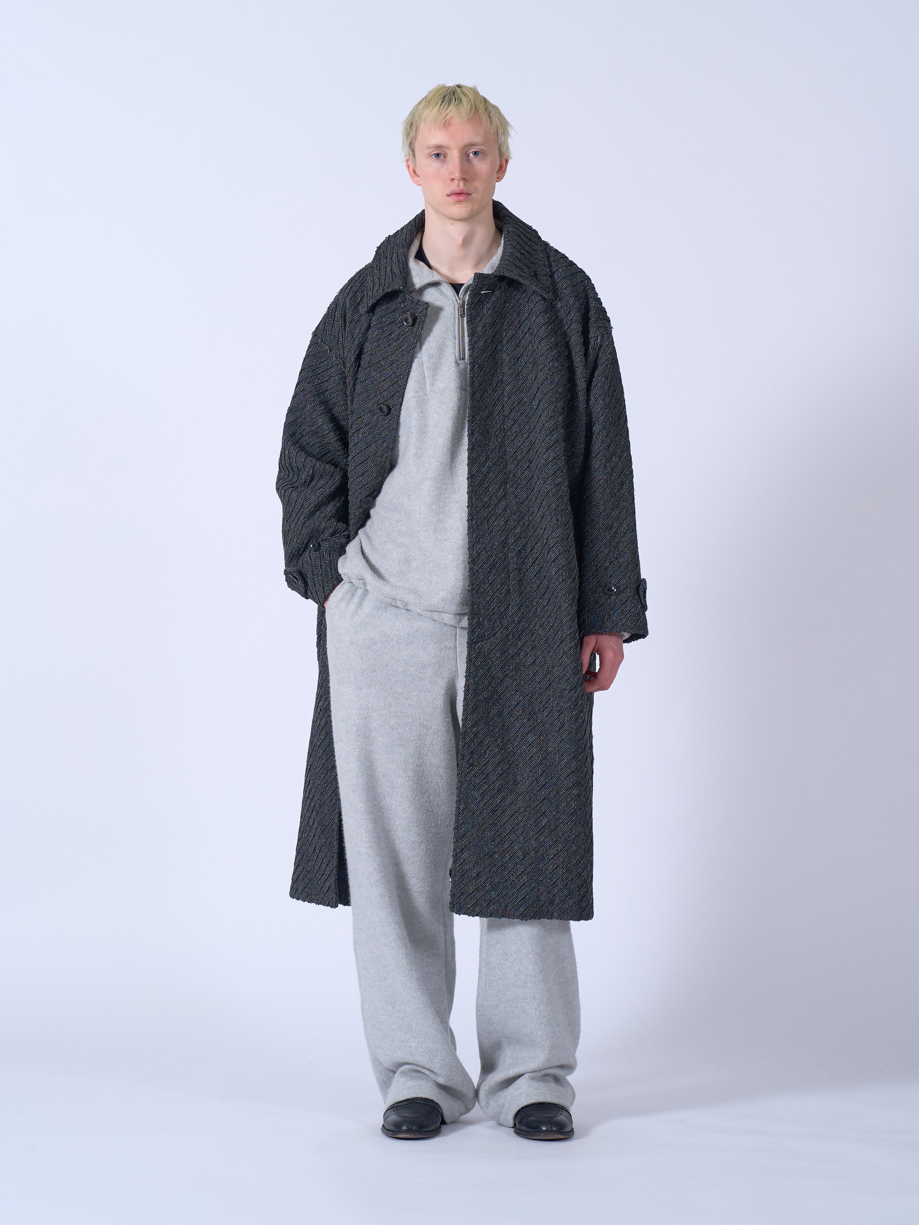 Herinbone Bonding Tweed Big Balmacaan Coat | YOKE Official Website