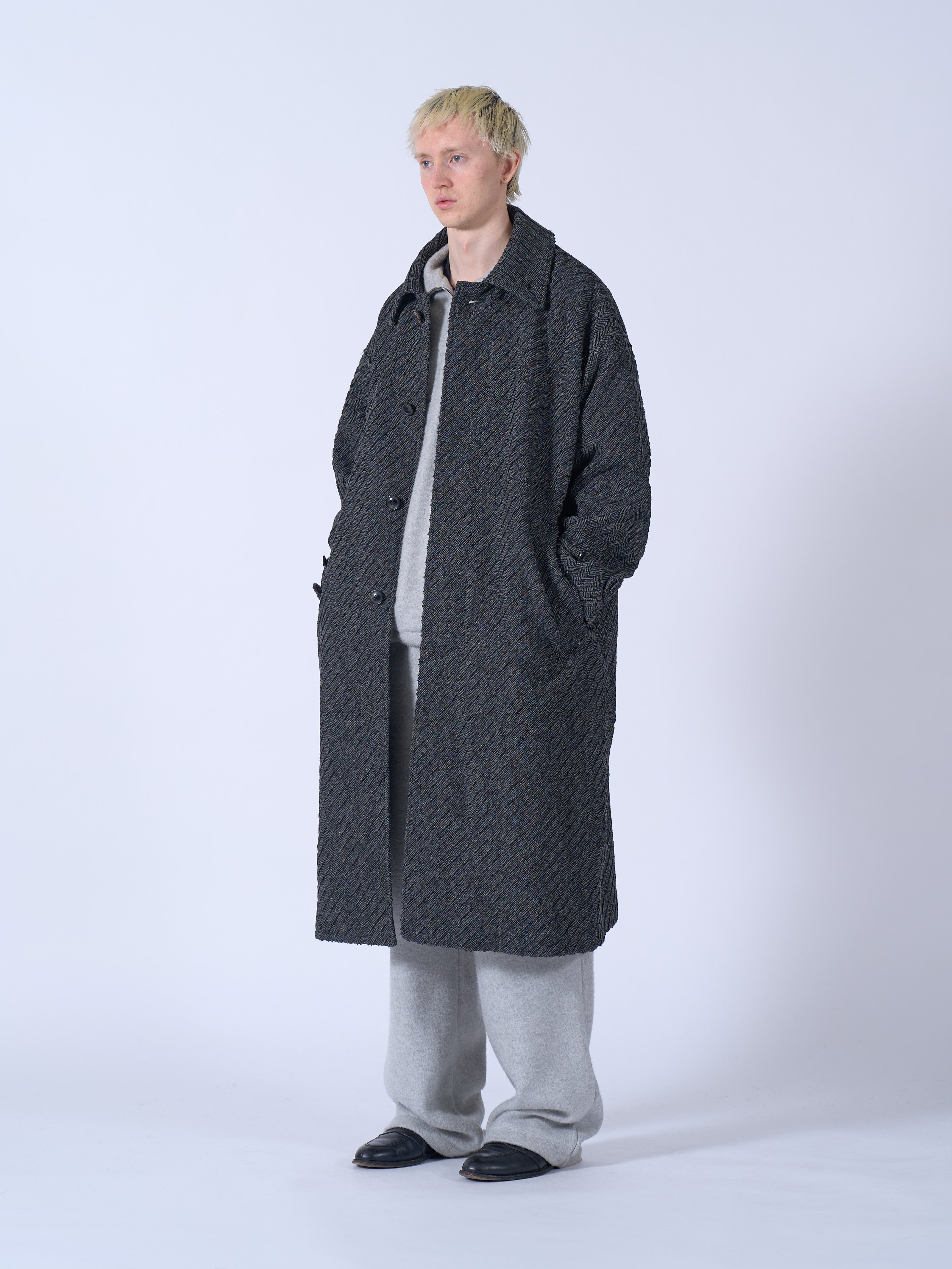 Herinbone Bonding Tweed Big Balmacaan Coat | YOKE Official Website