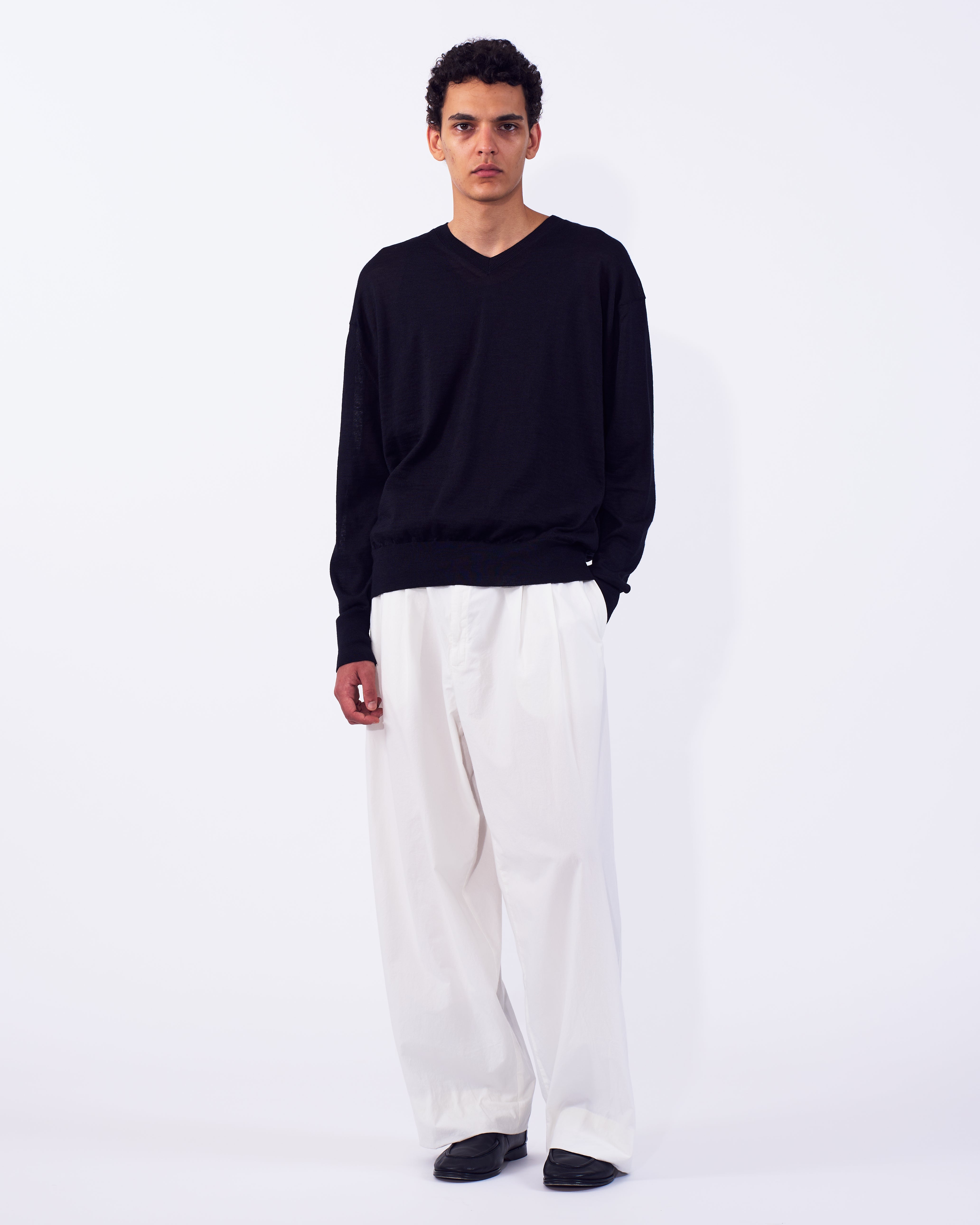 Garment-dyed 3pleated Tapered Trousers | YOKE Official Website
