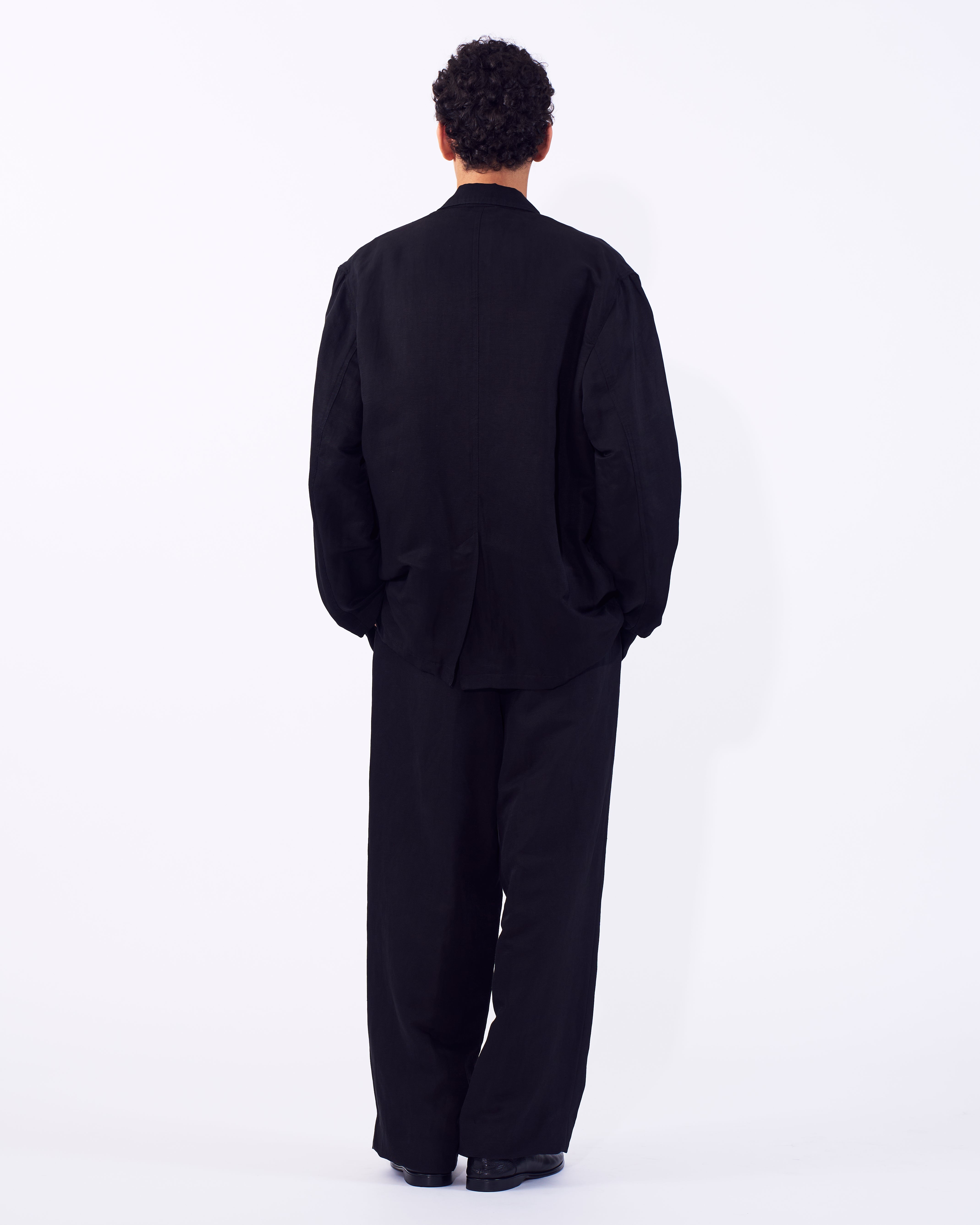 Linen Silk Kersey 3pleated Tapered Trousers | YOKE Official Website