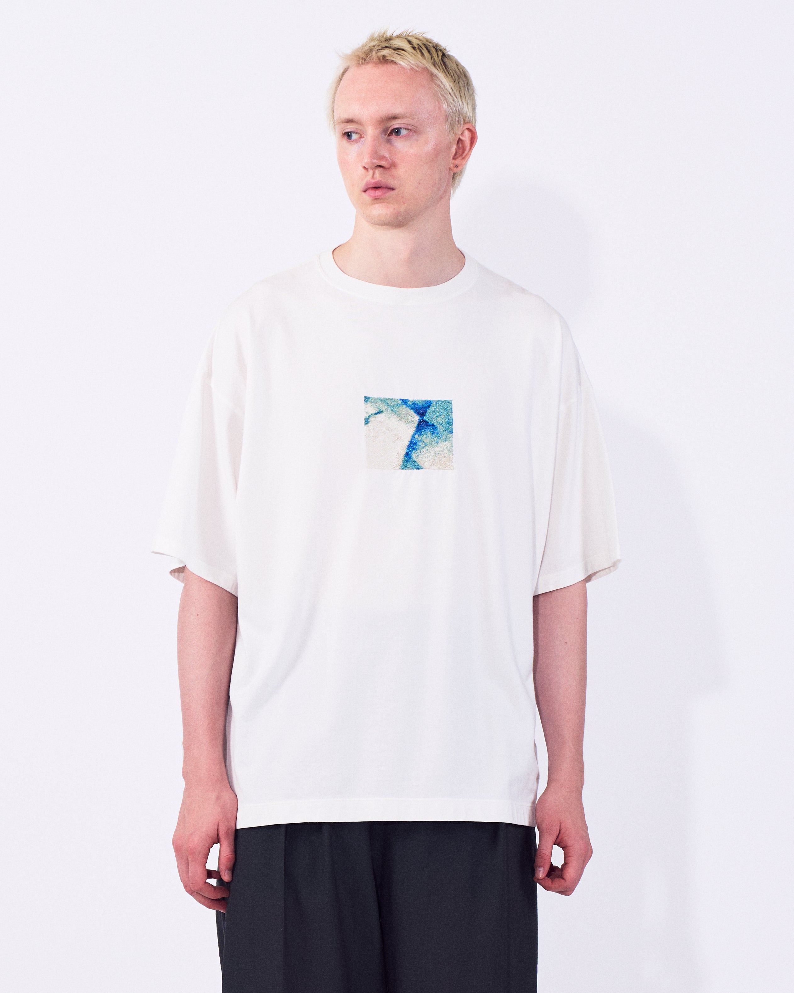 Abstract Embroited T-shirt | YOKE Official Website