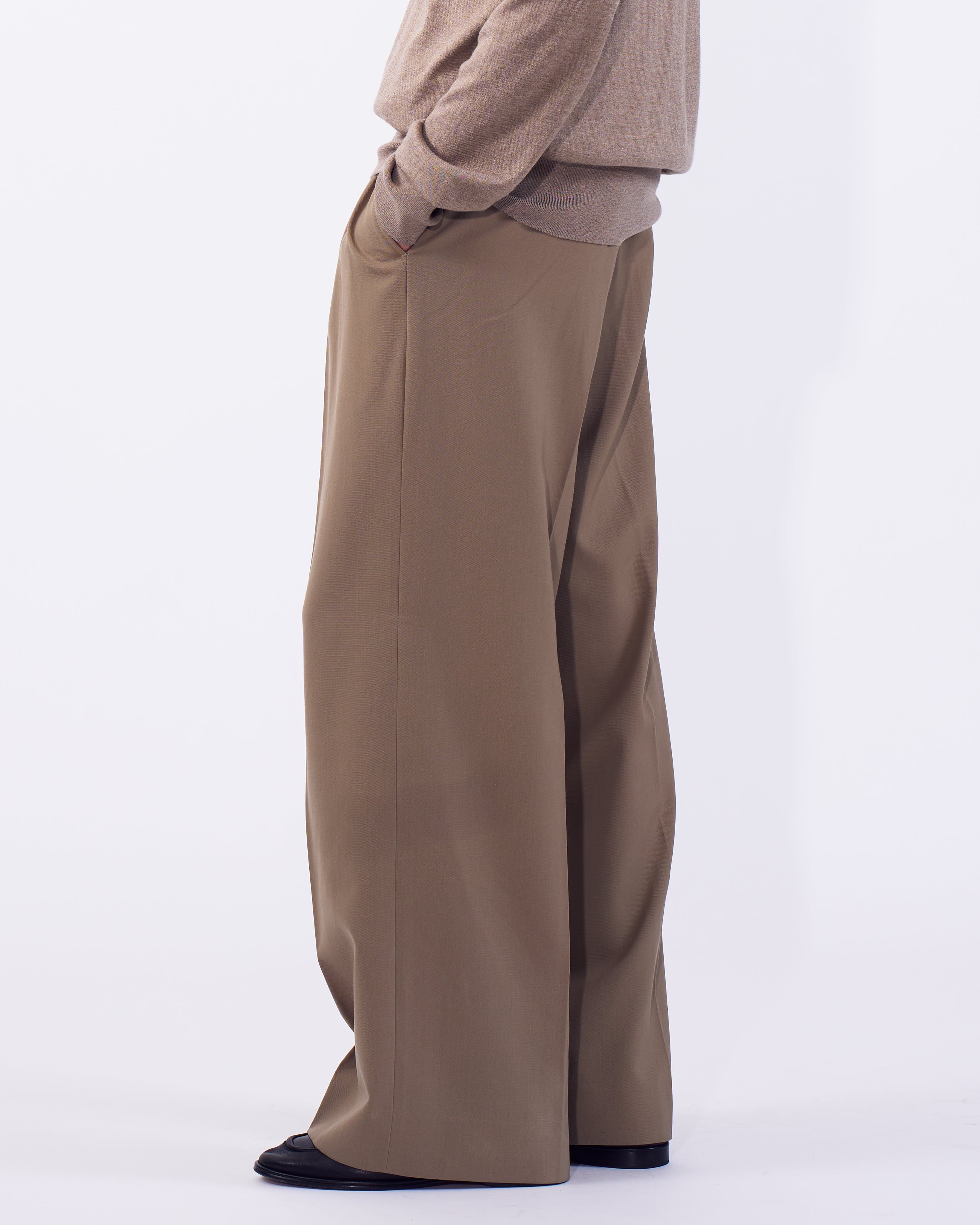 ヨーク　スラックス　3pleated Wide-leg Trousers 3pleated Wide-leg Trousers | YOKE Official Website