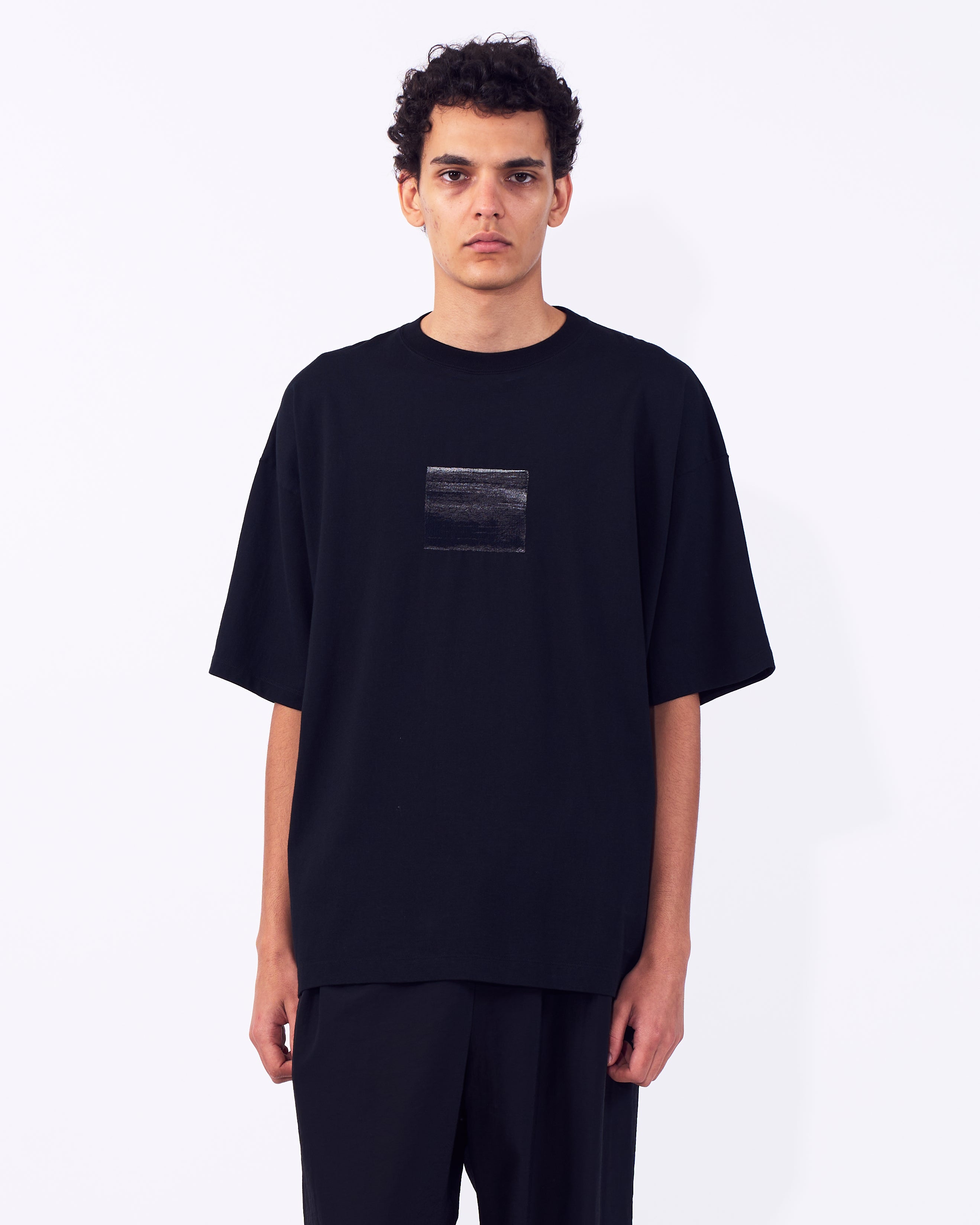 Abstract Embroited T-shirt | YOKE Official Website