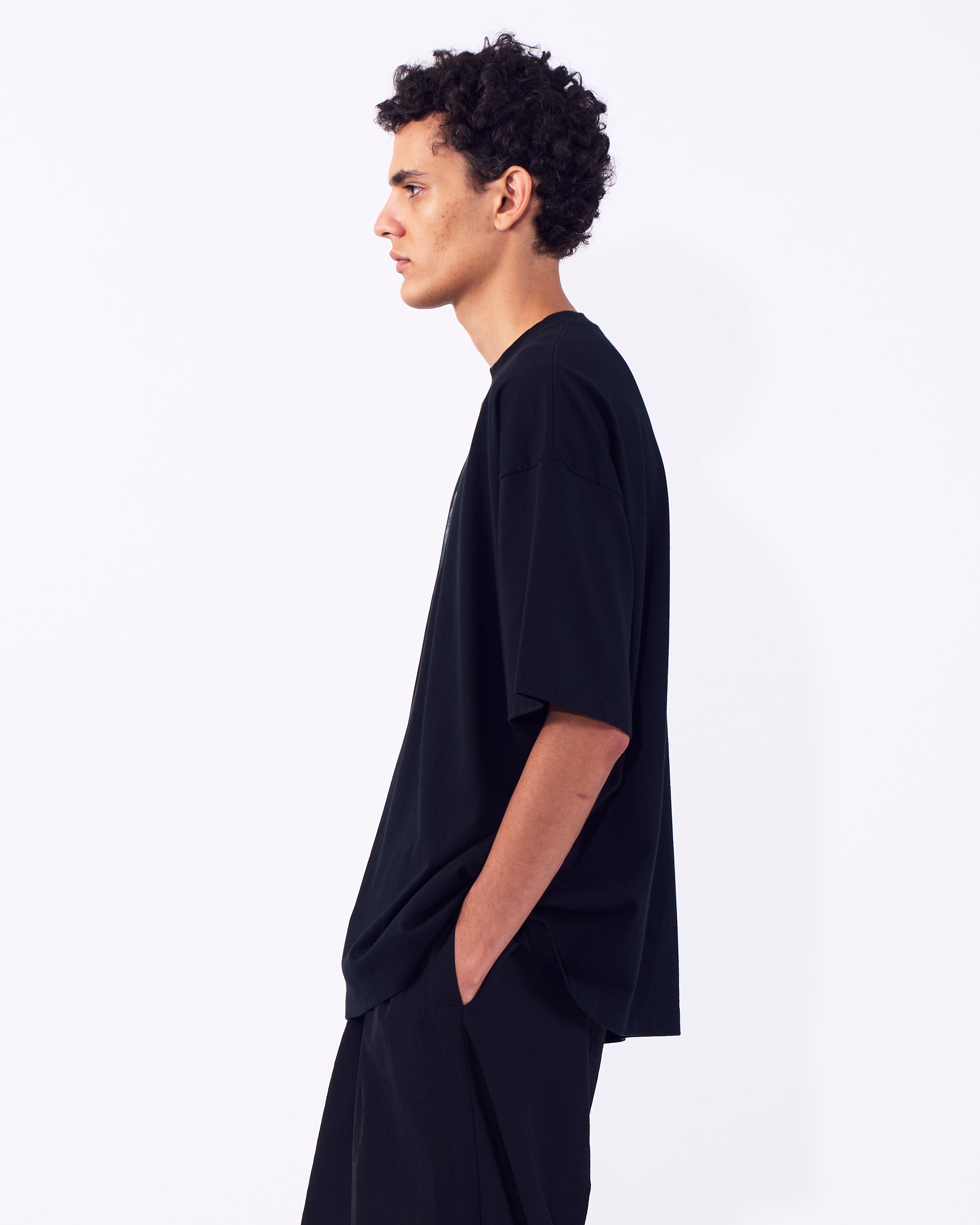 Abstract Embroited T-shirt | YOKE Official Website