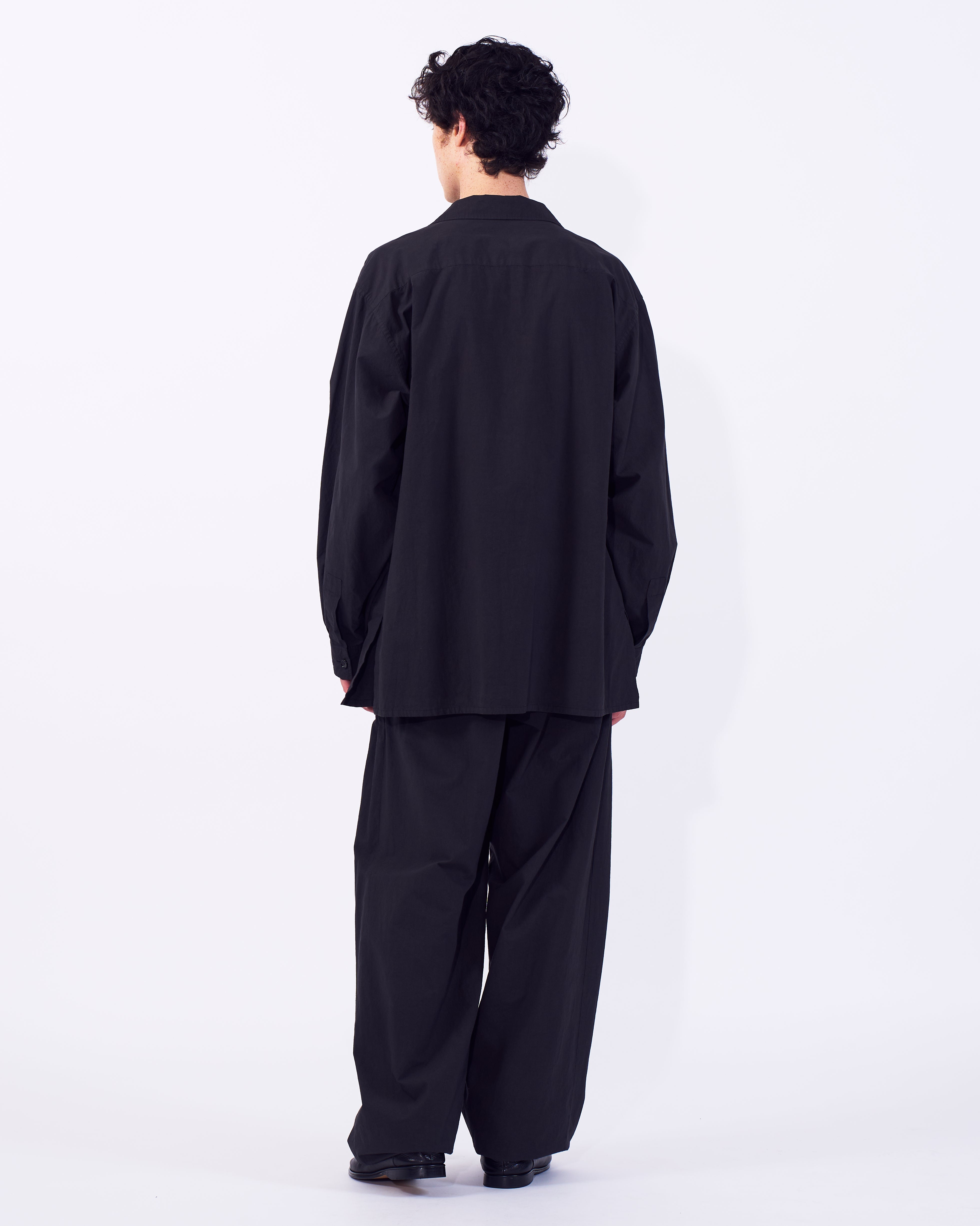 Garment-dyed 3pleated Tapered Trousers | YOKE Official Website