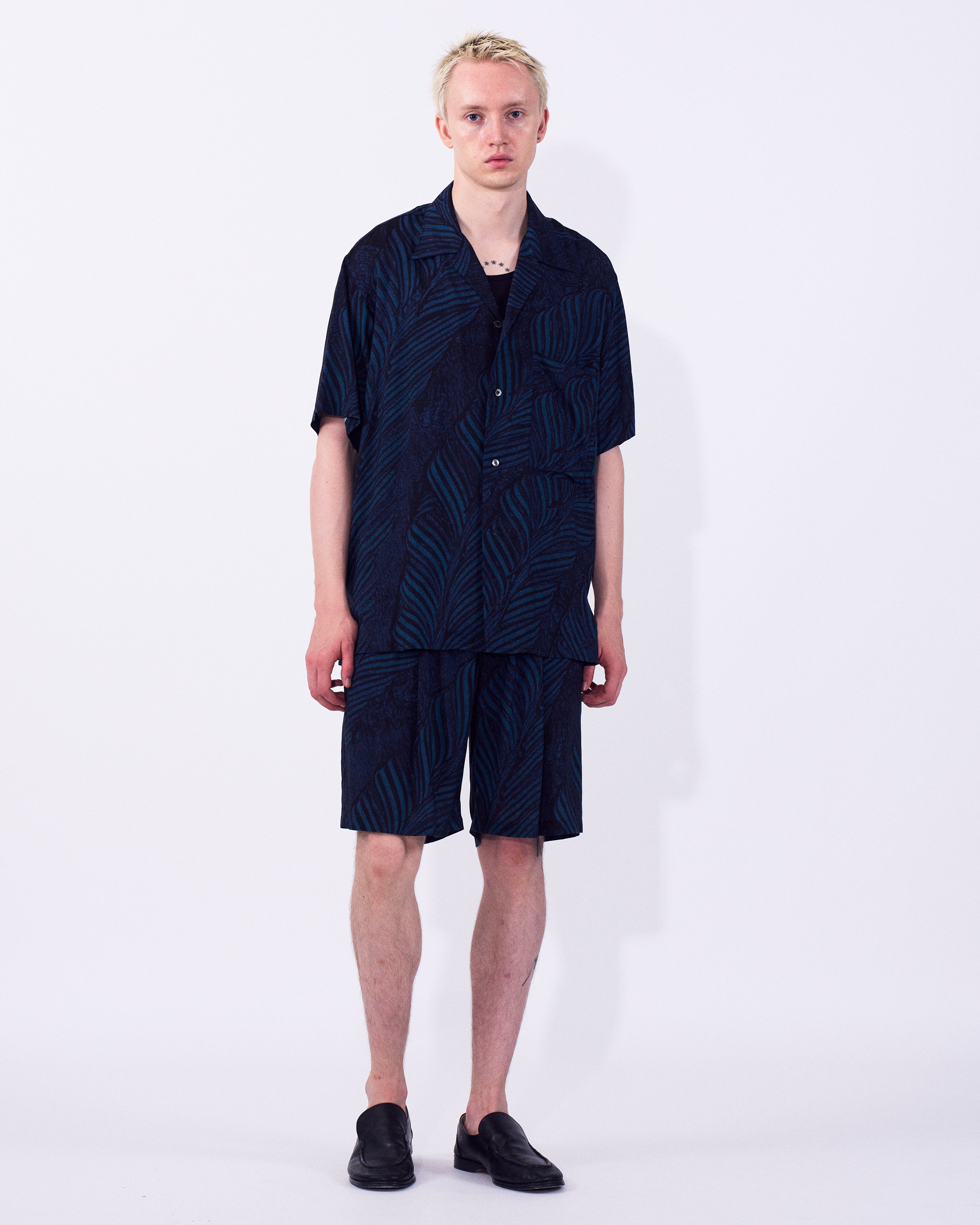Vintage Pattern Printed Open Collar Shirt | YOKE Official Website