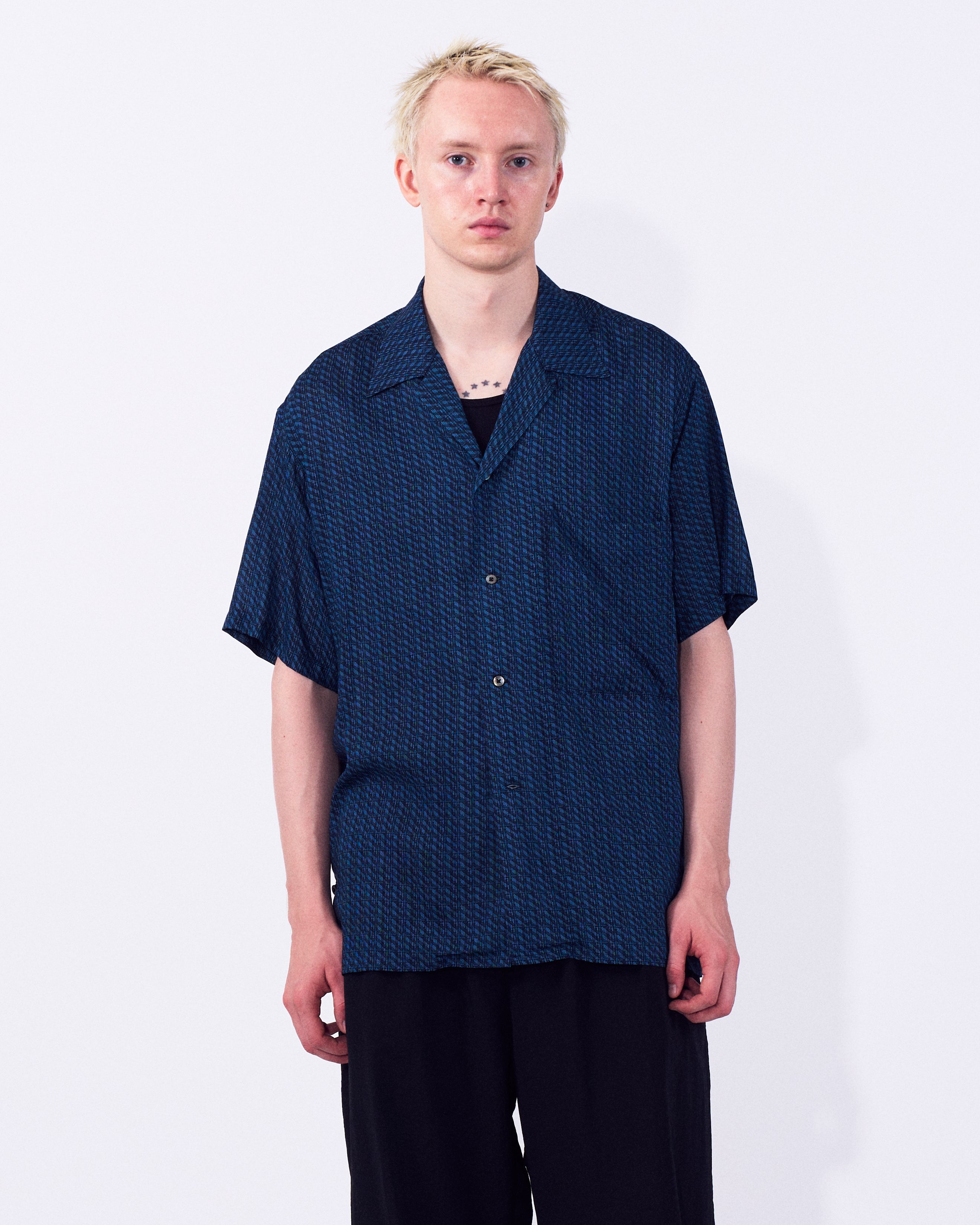 Vintage Pattern Printed Open Collar Shirt | YOKE Official Website