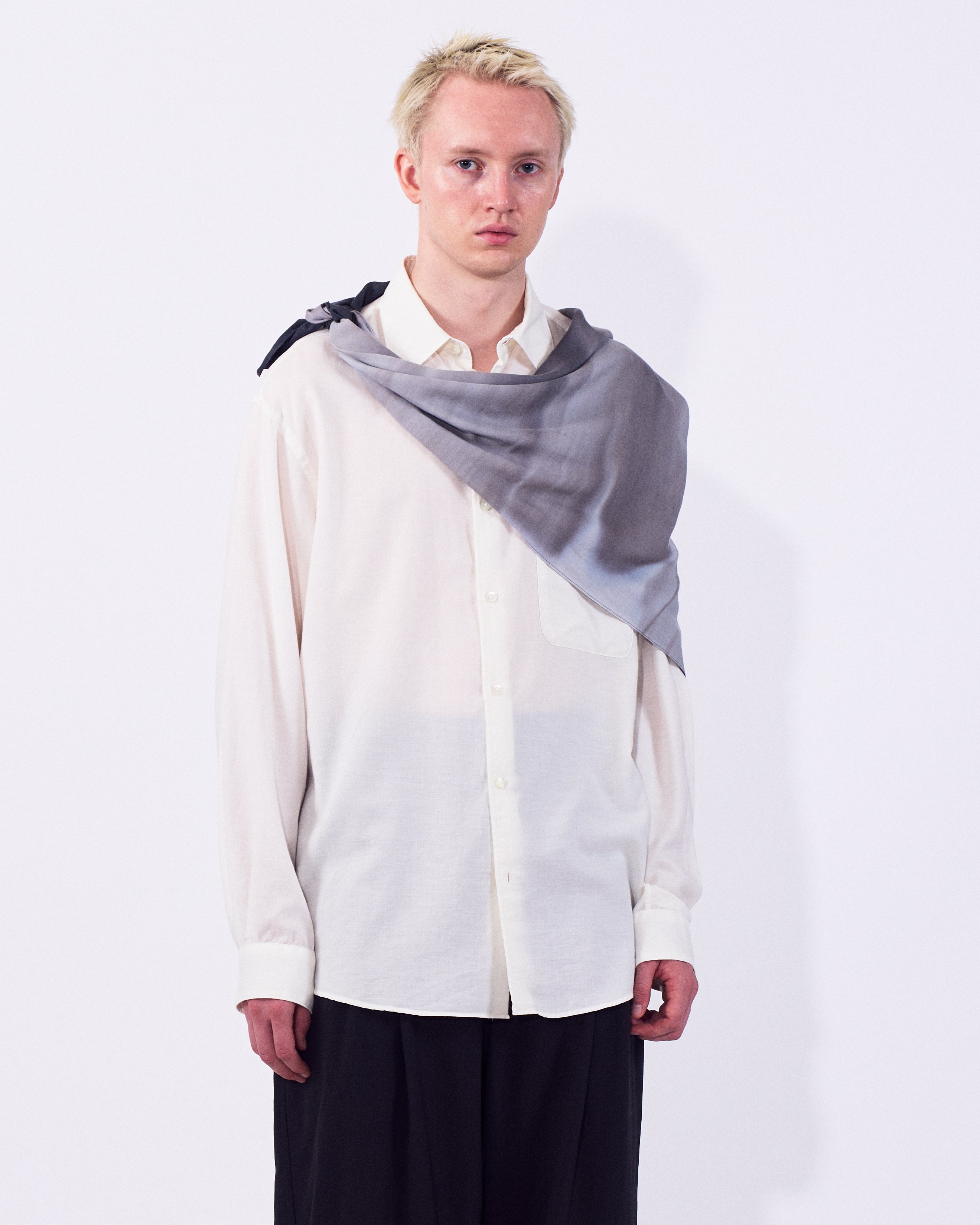 新品未使用タグ付き　YOKE26ss 大判スカーフ Hand Painted Scarf | YOKE Official Website