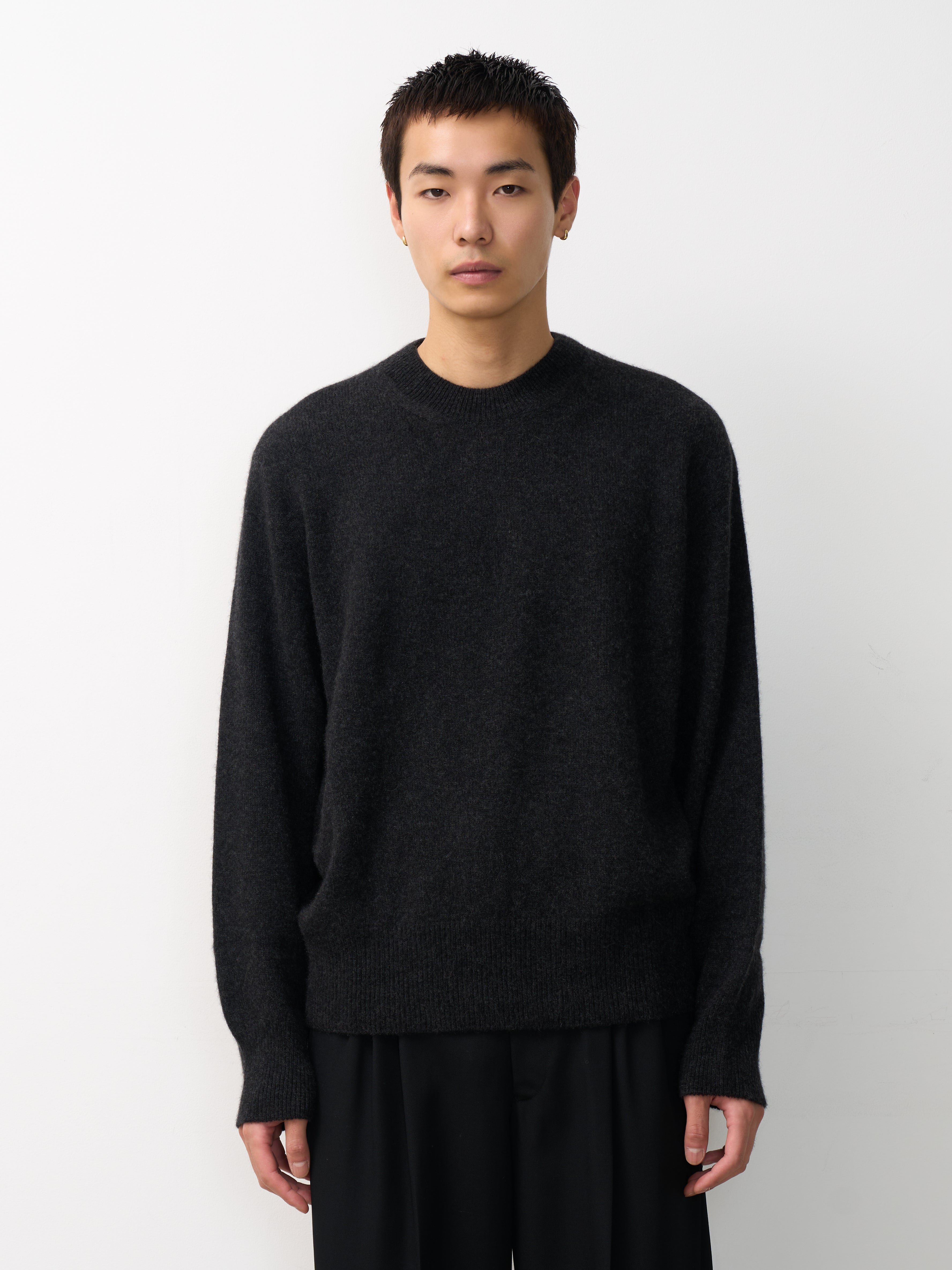 Cashmere Wholegarment Crewneck Sweater | YOKE Ofiicial Website