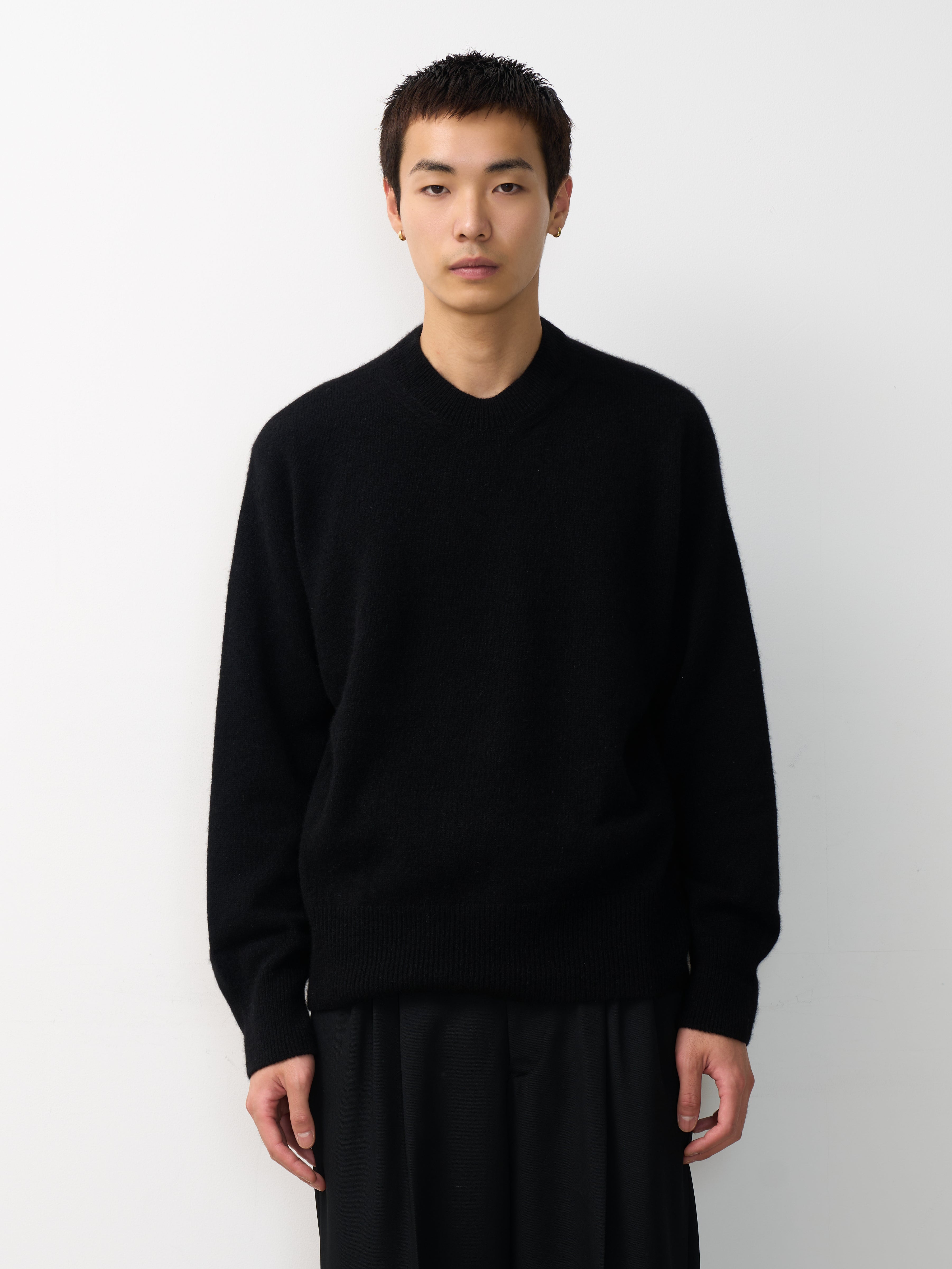 Cashmere Wholegarment Crewneck Sweater | YOKE Ofiicial Website