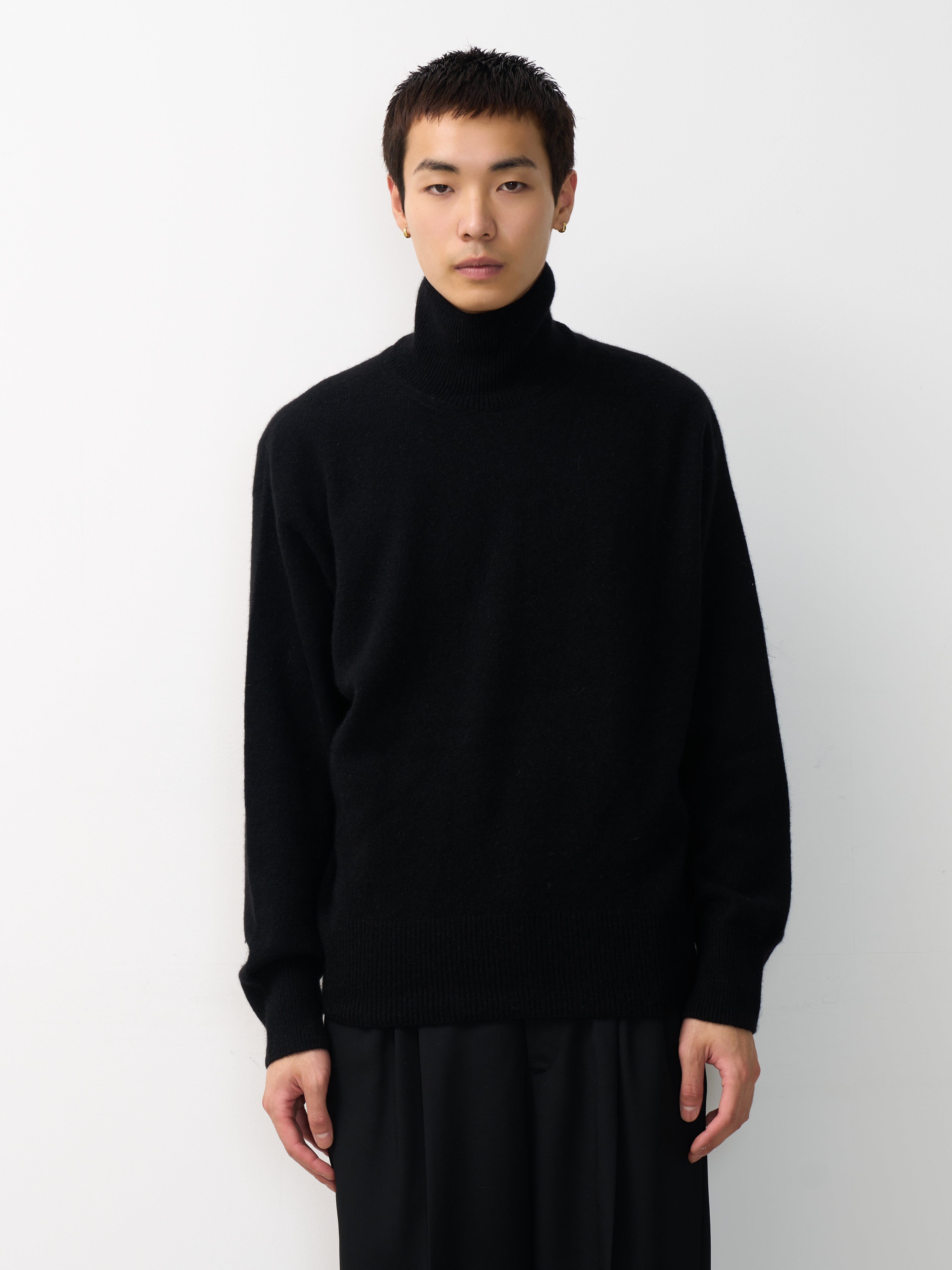 Cashmere Wholegarment Turtleneck Sweater | YOKE Ofiicial Website
