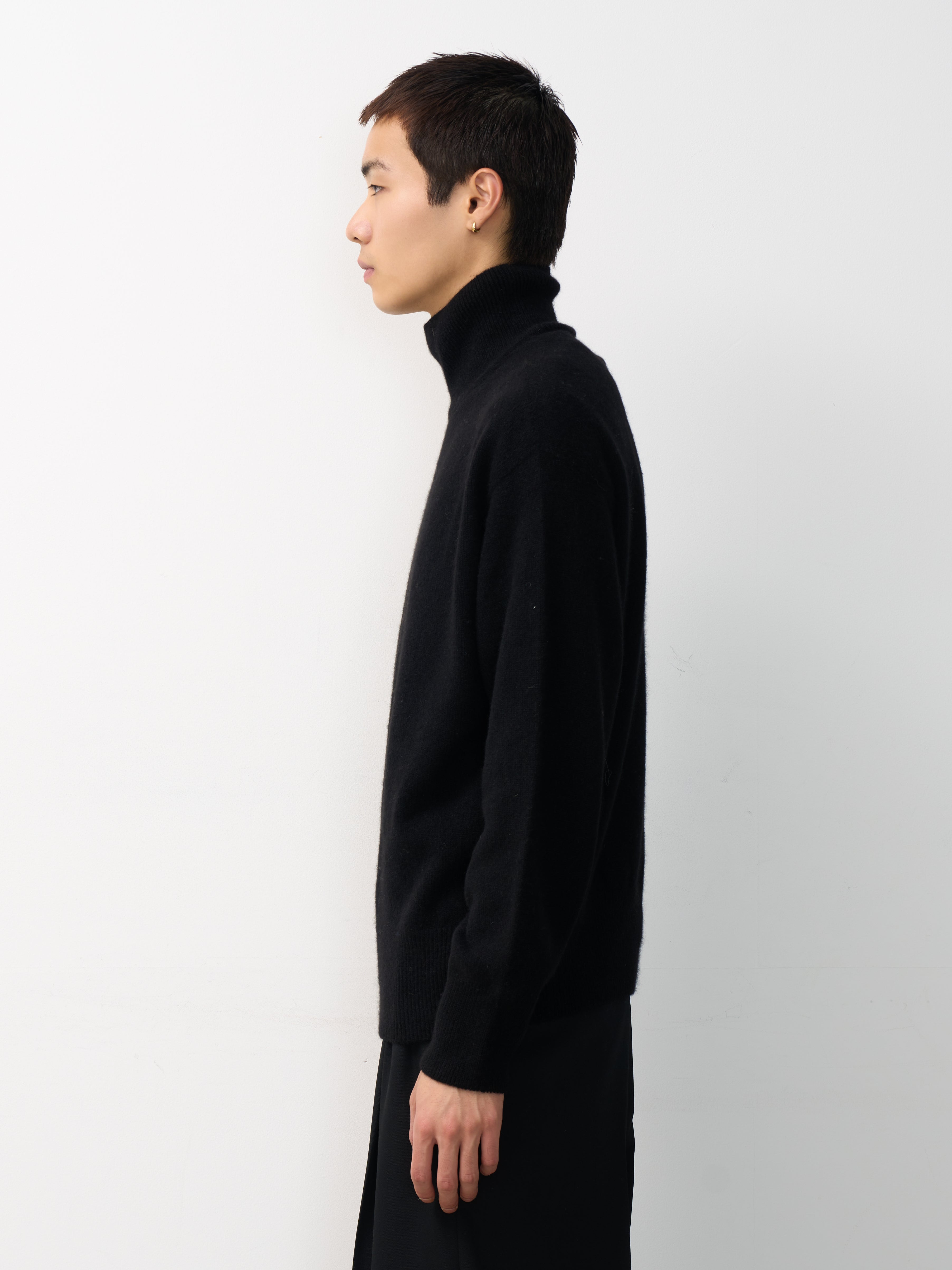 Cashmere Wholegarment Turtleneck Sweater | YOKE Ofiicial Website