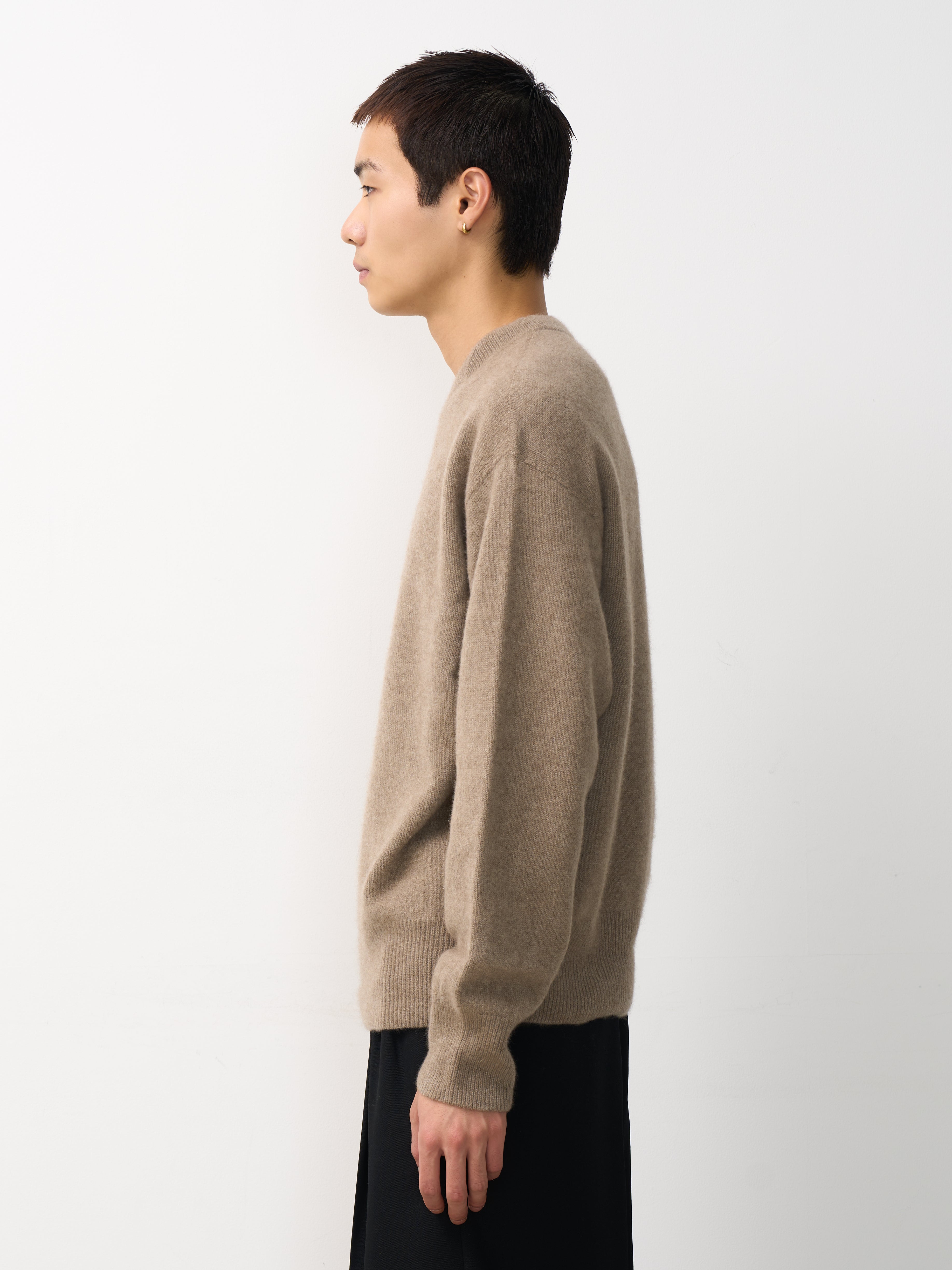 Cashmere Wholegarment Crewneck Sweater | YOKE Ofiicial Website