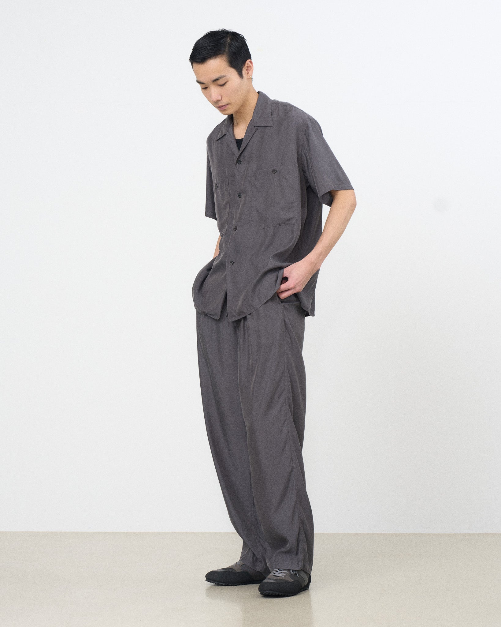 ❤️ eco*さま❤️ Cupro Polyester Washable Twill Easy Pants | YOKE Official Website